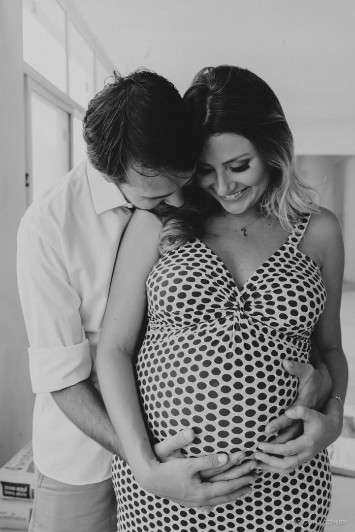 Foto ENSAIO DE GESTANTE EM CASA | À ESPERA DE UM BEBÊ E DE UM APÊ Foto ENSAIO DE GESTANTE EM CASA | À ESPERA DE UM BEBÊ E DE UM APÊ - Imagem 1